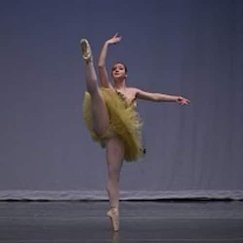 girl dancing